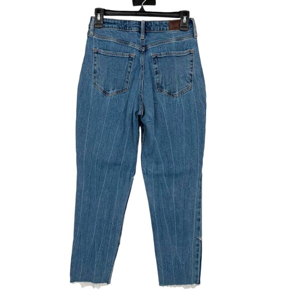 Hollister Curvy High Rise Mom Jeans Patchwork Denim Two Tone Blue Size 26 NWT - Picture 5 of 9